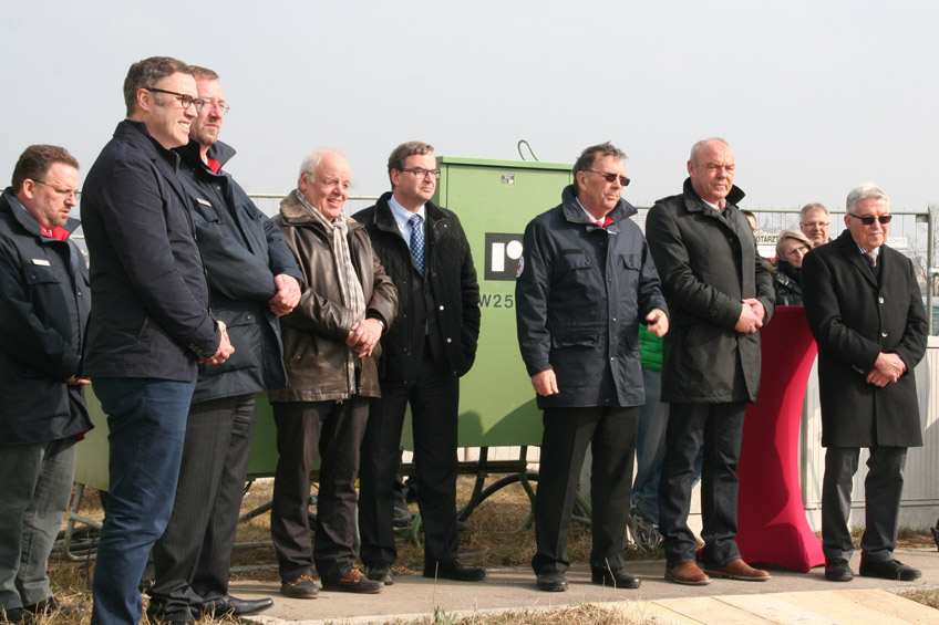 Spatenstich für Neubau des DRK-Zentrums mit Rettungswache auf dem Flugfeld 